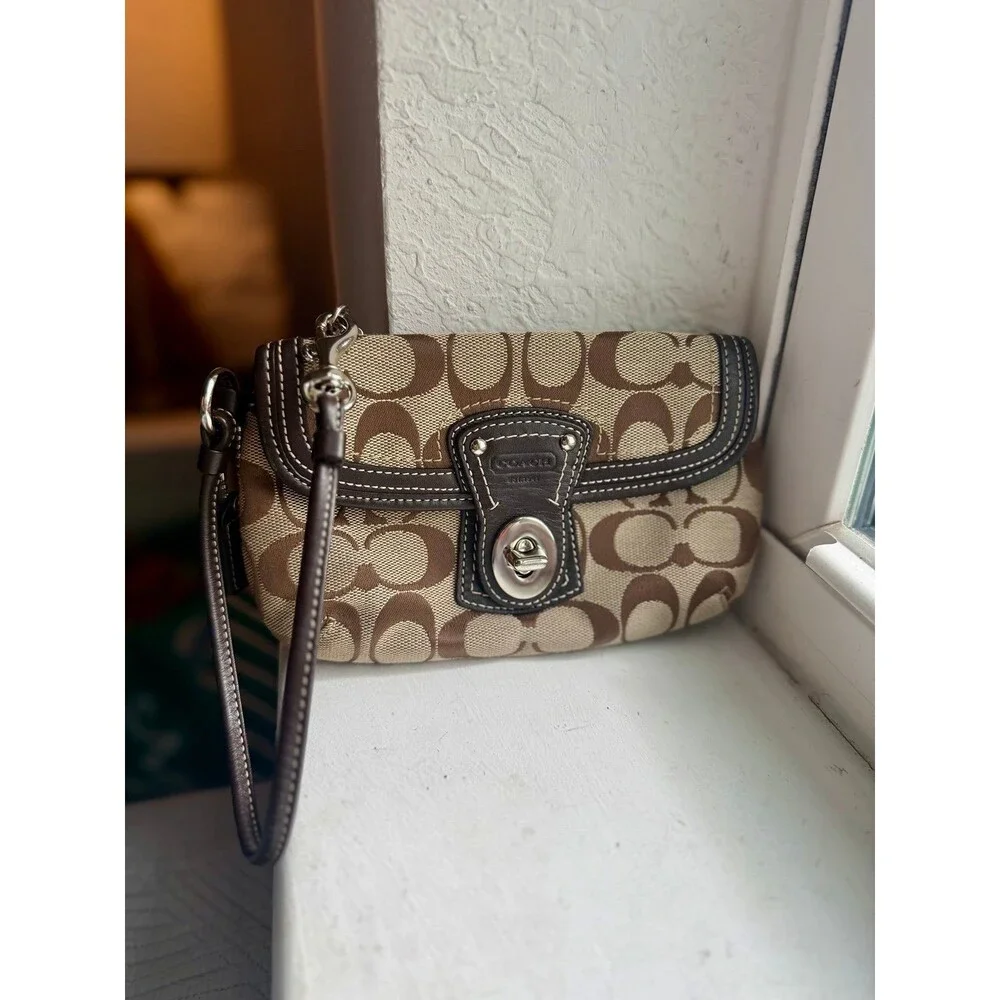 Coach Vintage Signature Canvas Turnlock Wristlet with Leather Trim in Brown EUC